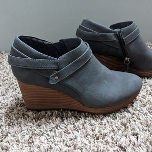 Cute Gray Dr. Scholl's Ankle Boots Size 9